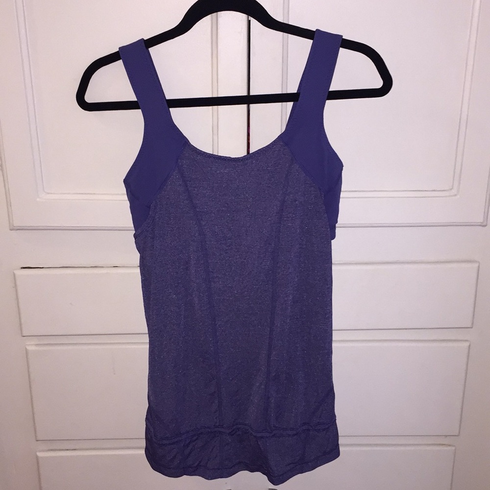 Lululemon top with built-in bra